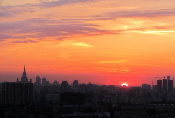 Рассвет в городе