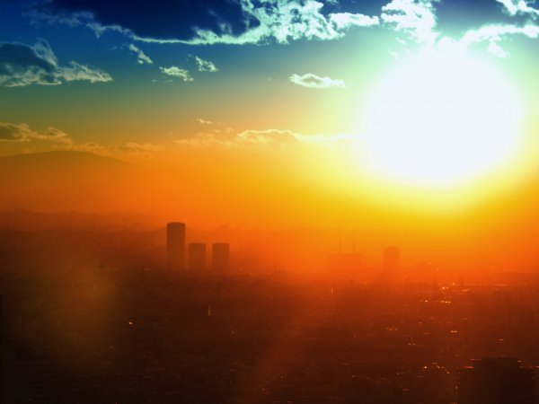 Восход солнца над городом