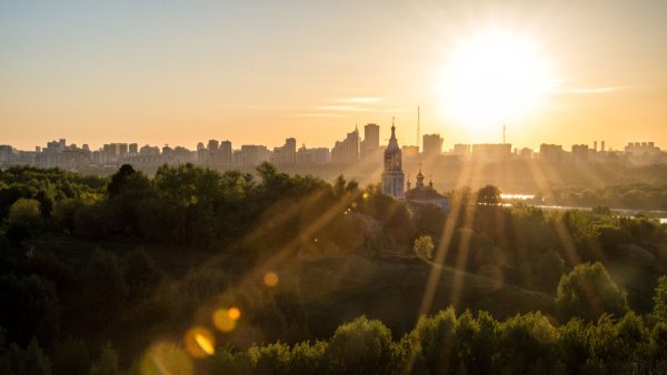 Солнечное утро в Москве