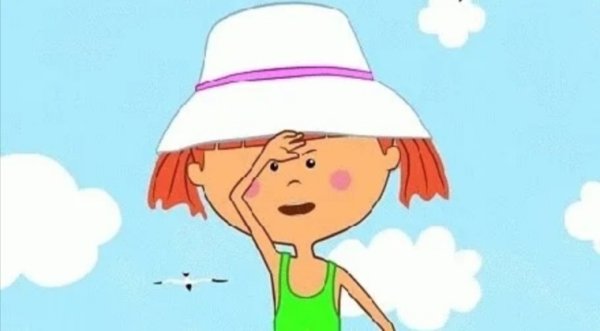 Девушка в шляпе на пляже