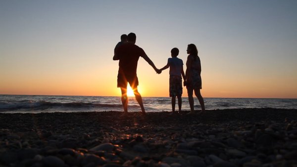 Фон силуэты семья