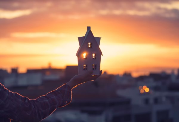 Домик на закате