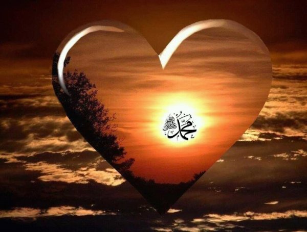 Держаться за руки на закате