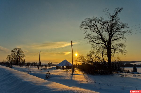 Зимний закат в деревне