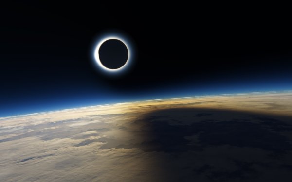 Красивое солнечное затмение