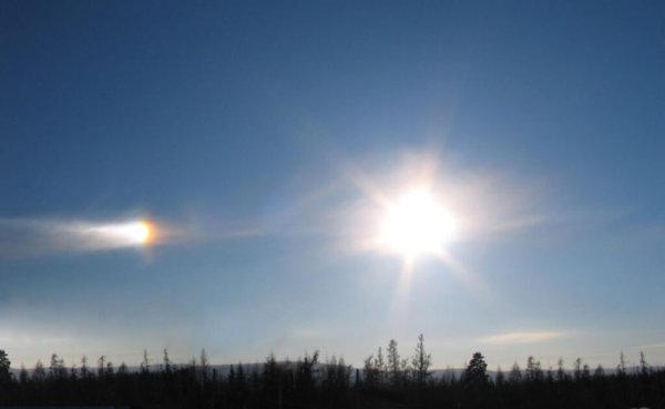 Паргелий (ложное солнце, три солнца)