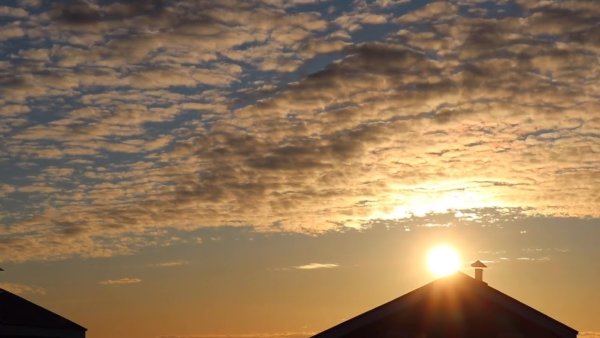 Рассвет над деревней