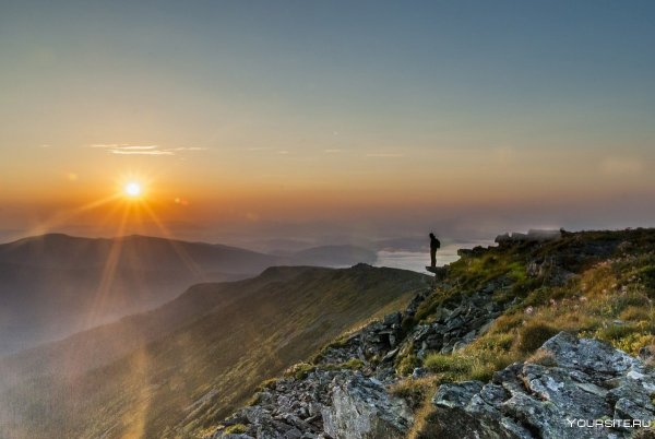 Горы солнце