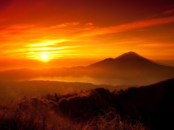 Бали Батур закат