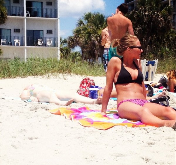 Смешной загар у девушек