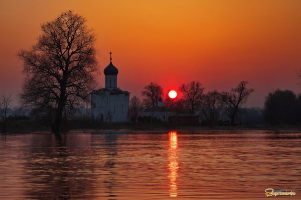 Храм на закате