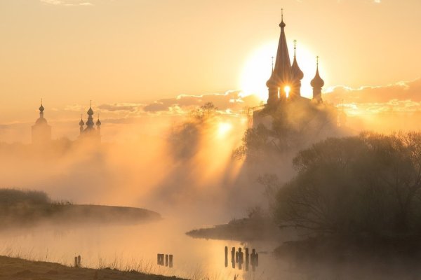 Рассвет над храмом