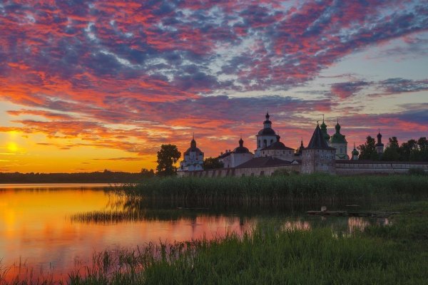 Кирилло-Белозерский монастырь вечер