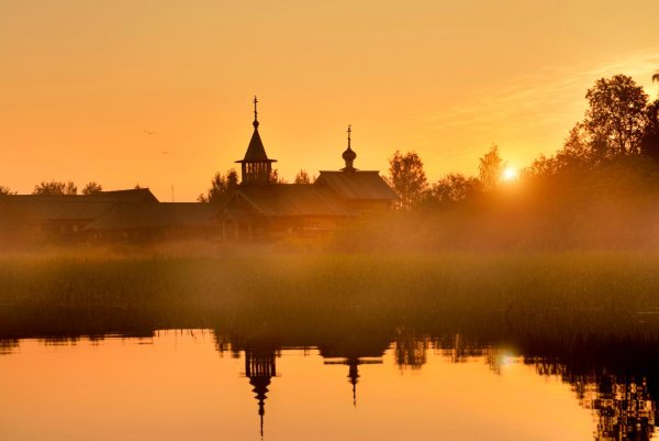 Церковь. Рассвет .Великий Новгород