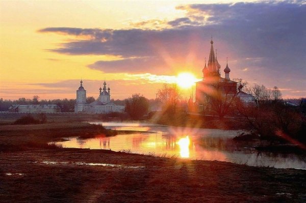 Утро в храме
