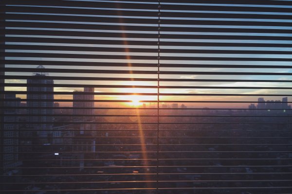 Закат на стене