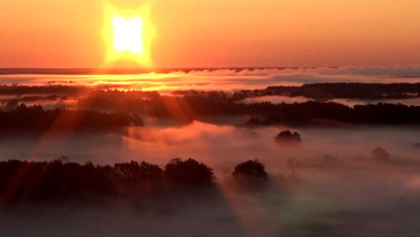 Почему светит солнце