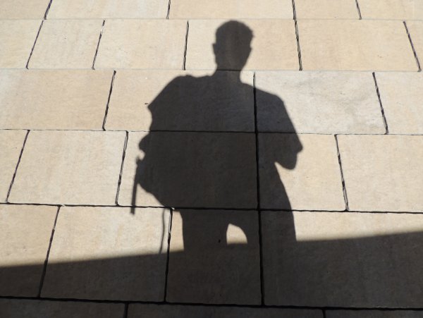 Тень от человека