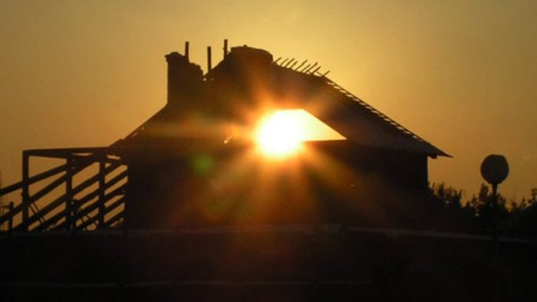 Домик восходящего солнца