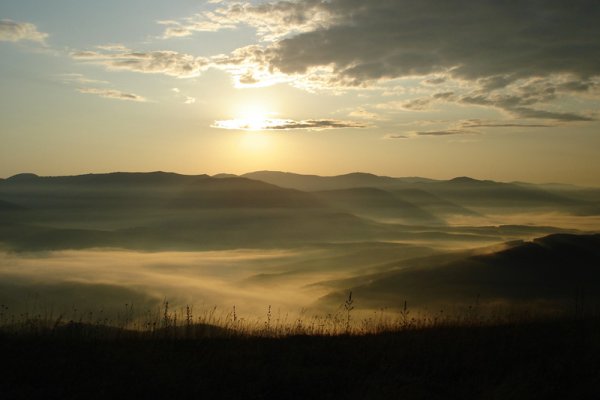 Домик в горах закат