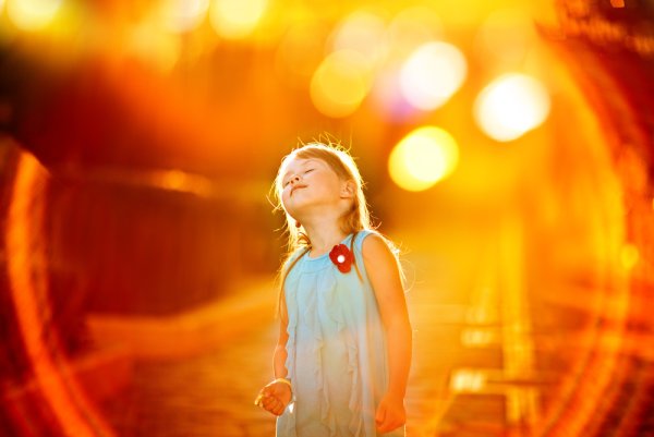 Излучать внутренний свет