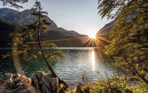 Рассвет море горы