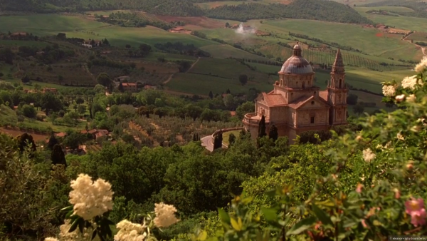 Обложка фильма под солнцем Тосканы