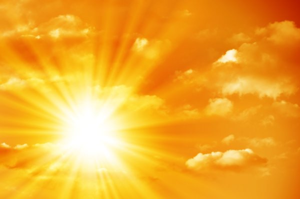 Яркое солнце