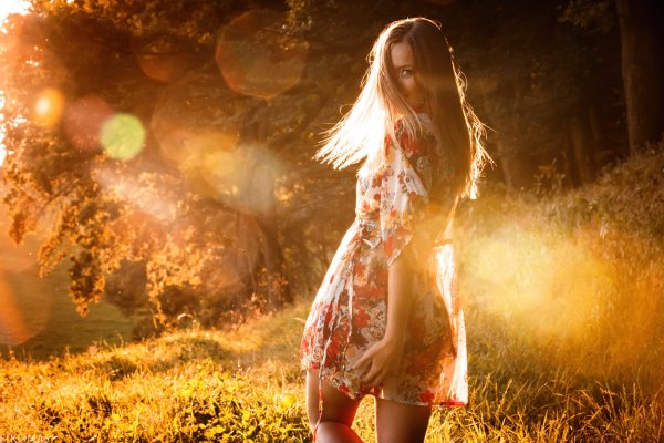 Девушка на рассвете