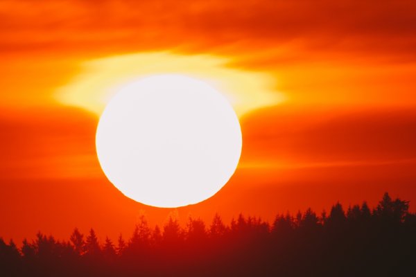 Красное солнце на закате