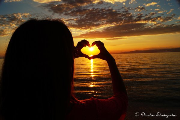 Сердечко руками зимой