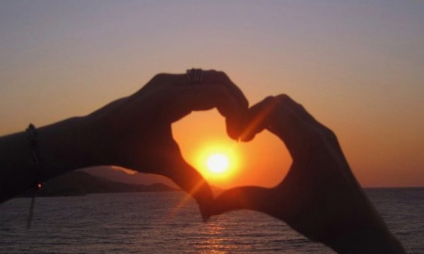Сердце руками фото