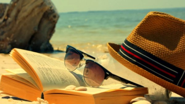 Фотокниги на траве