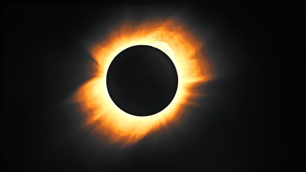 Полное и кольцеобразное солнечное затмение