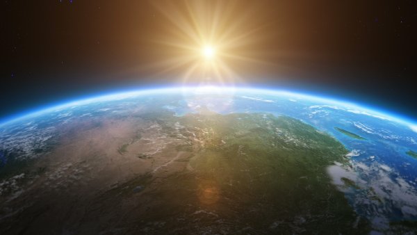 Планета земля вращается вокруг солнца