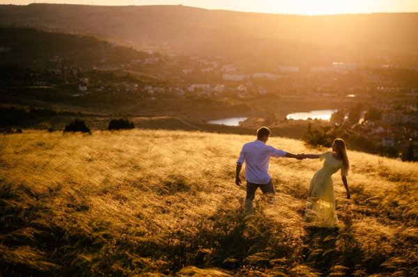 Влюбленные в поле