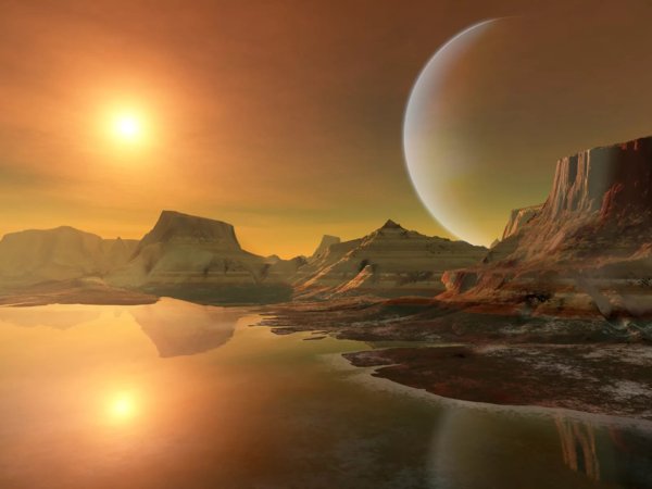 Луна и солнодновременно на небе