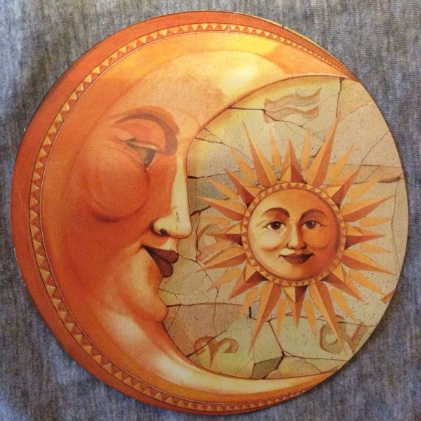 Солнце и месяц