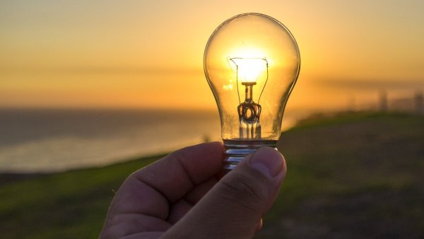 Лампочка светит