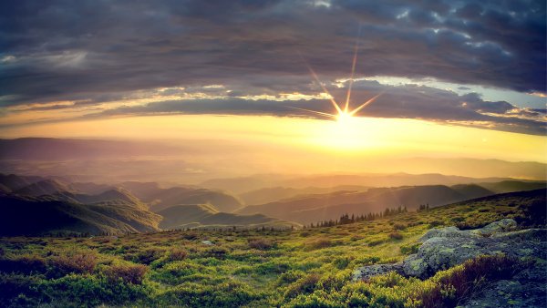 Горы солнце