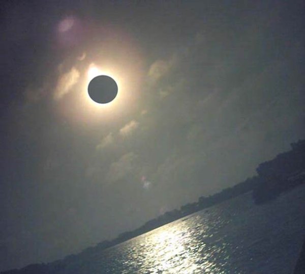 Солнце и Луна на небе