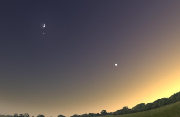 Луна на небе