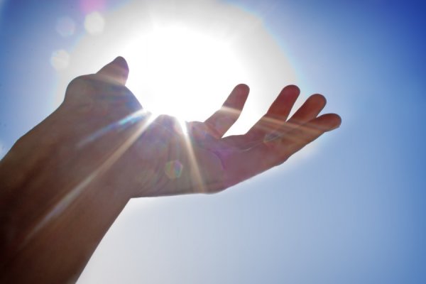 Свет в руках