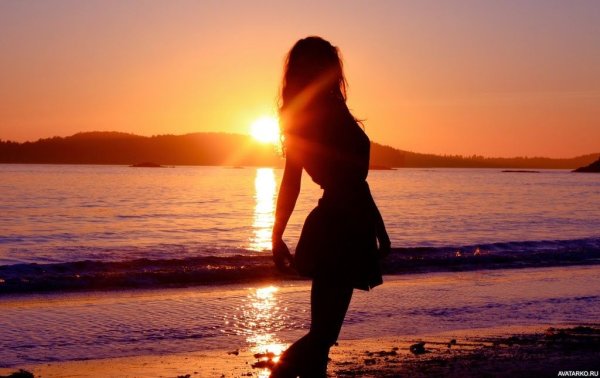 Девушка на закате