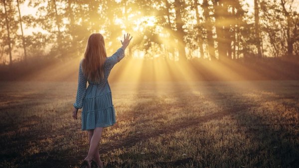 Чел на фоне моря