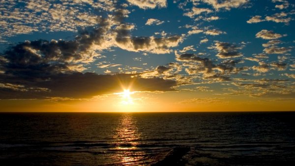 Солнце в Зените на море