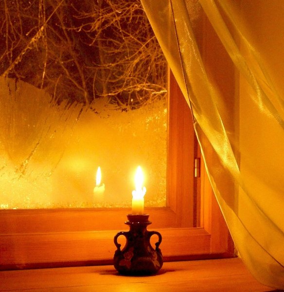Свеча в окне