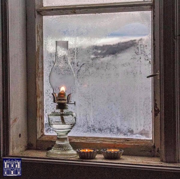 Зимнее вечернее окно