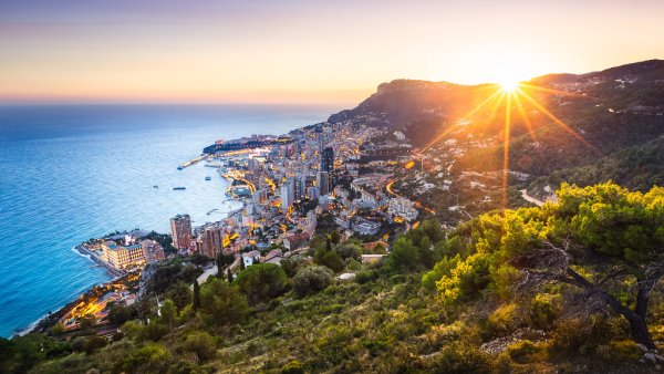 Лазурный берег Монако закат