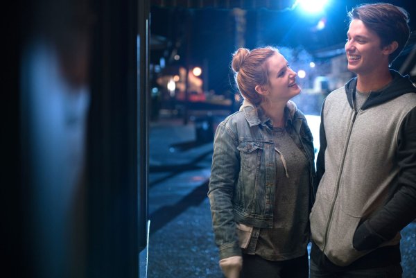 Полночное солнце фильм 2018 Постер